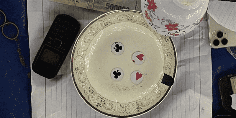 Máy đánh xóc đĩa giúp người chơi gian lận